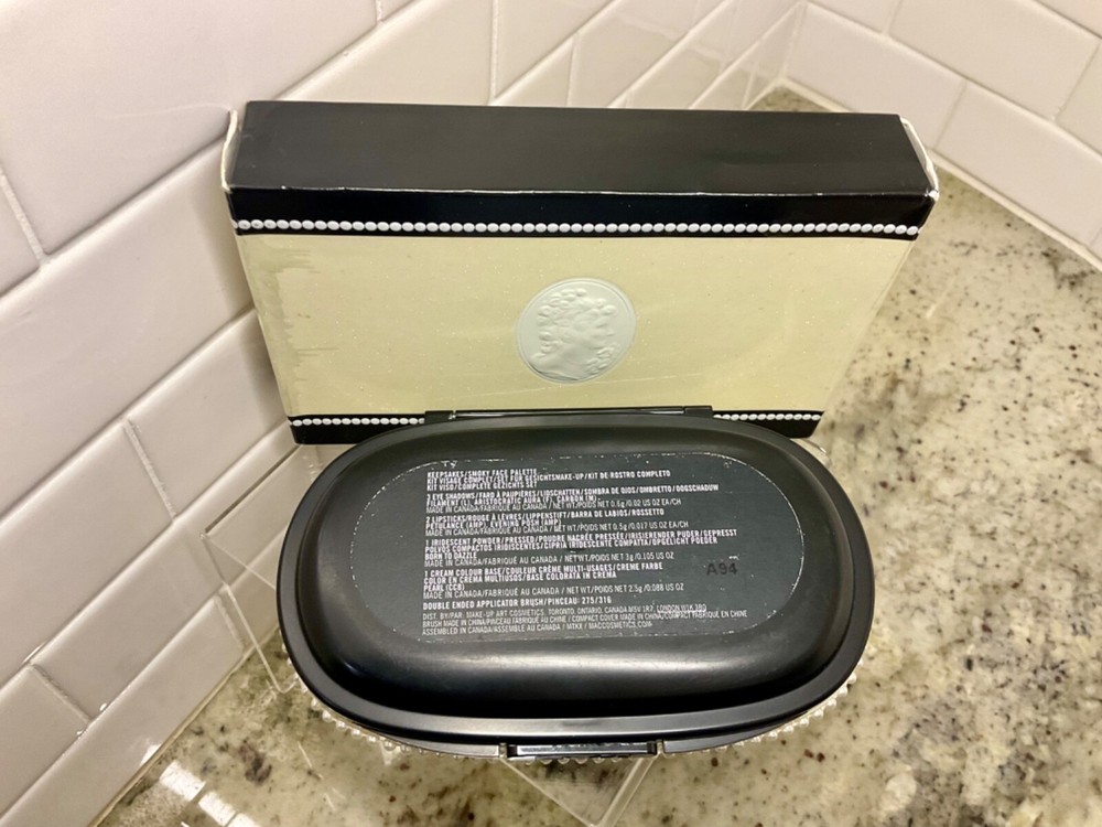 MAC KEEPSAKES Smoky Face Palette