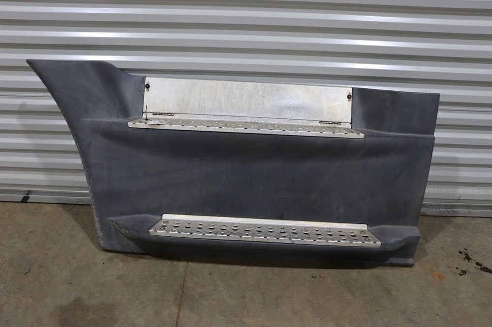 2013-2017 FREIGHTLINER CASCADIA 125 LEFT DRIVER FORWARD SKIRT PANEL STEP OEM