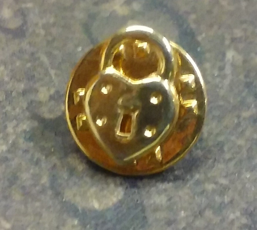 Heart Pad Lock  pin badge