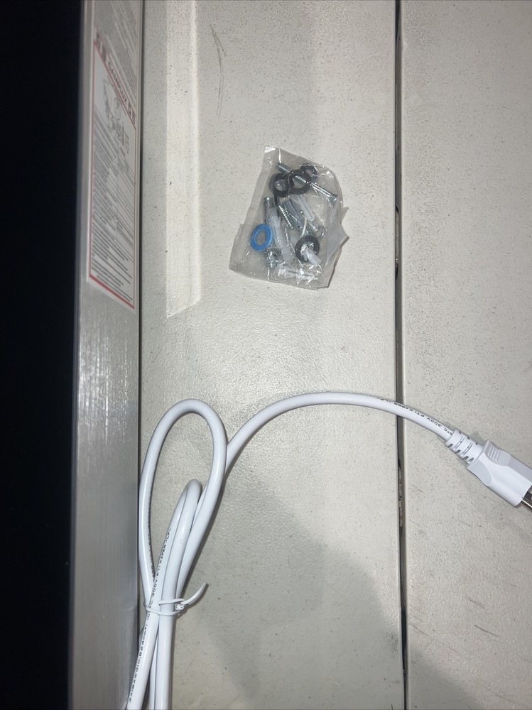 CAMPLUX CA318 Tankless Instant Hot Water Heater Natural GAS USED READ INF