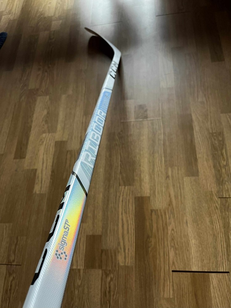 CCM Trigger 9 Pro (White) 85 Flex P29 – New – Right Hand