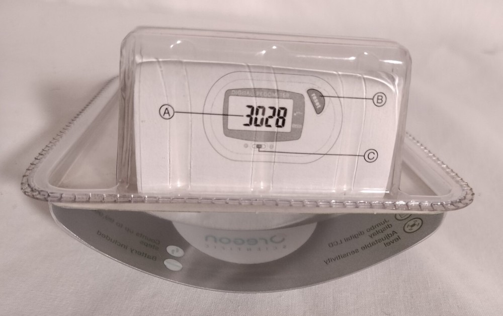 Oregon Scientific Digital Pedometer with Clock Model PE320 New Sealed