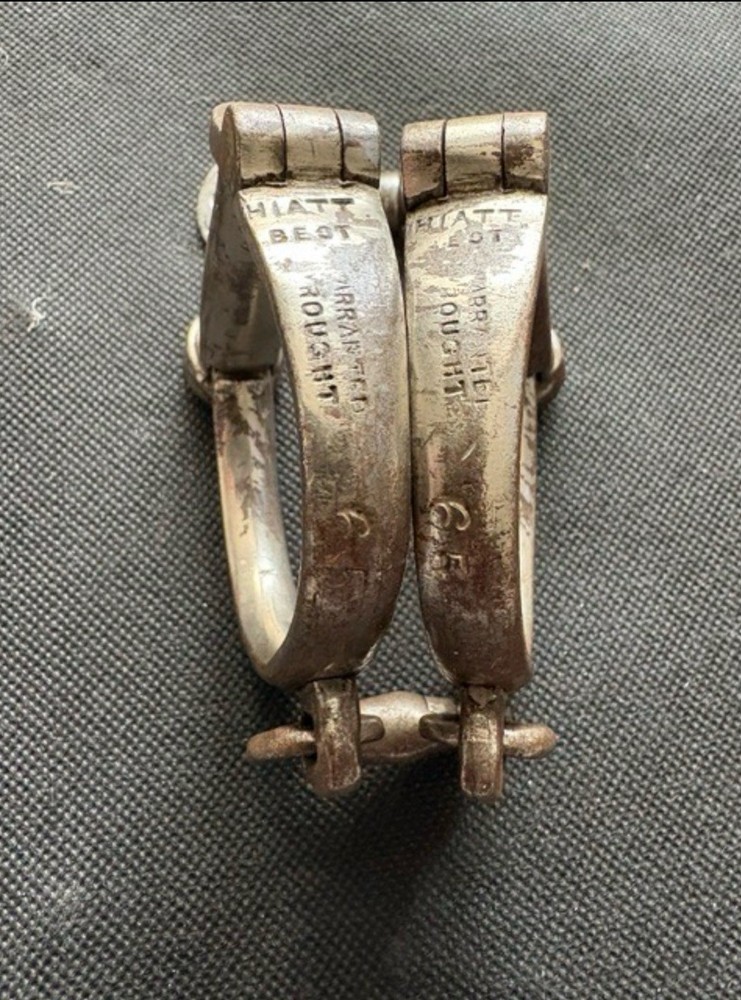 Bolt / Darby Handcuffs With Key. In Working Order.