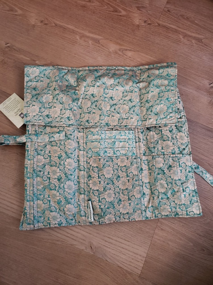 NWT - LANTERN MOON Knitting Needle Organizer Case Brocade Zip & Tie