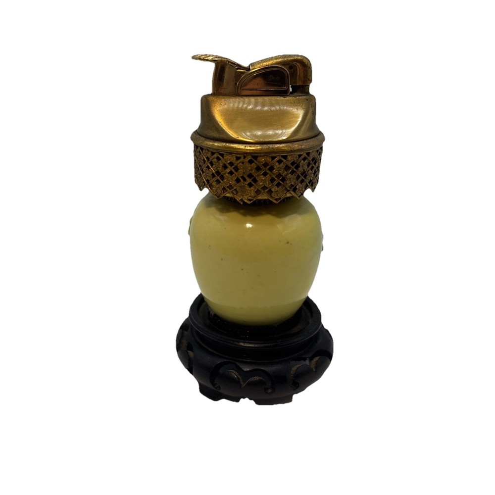 VINTAGE BEAUTIFUL TABLE LIGHTER