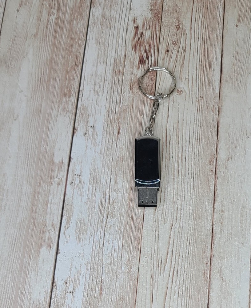 16 Gb Silver Key Chain Thumb Drive
