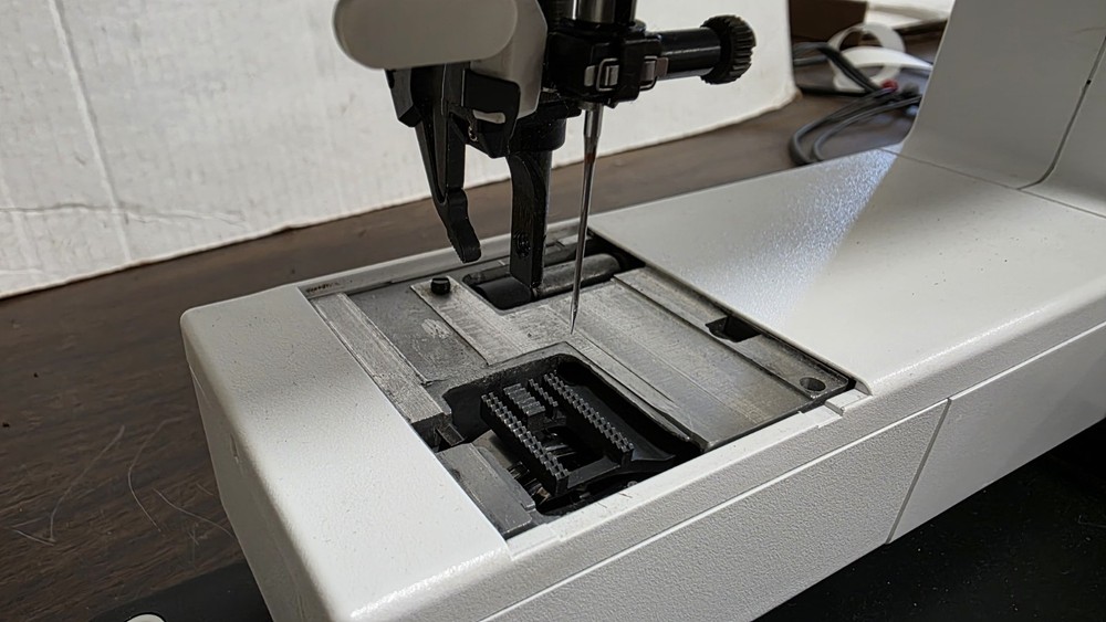 Pfaff Select 4.2 Sewing Machine Type 610B