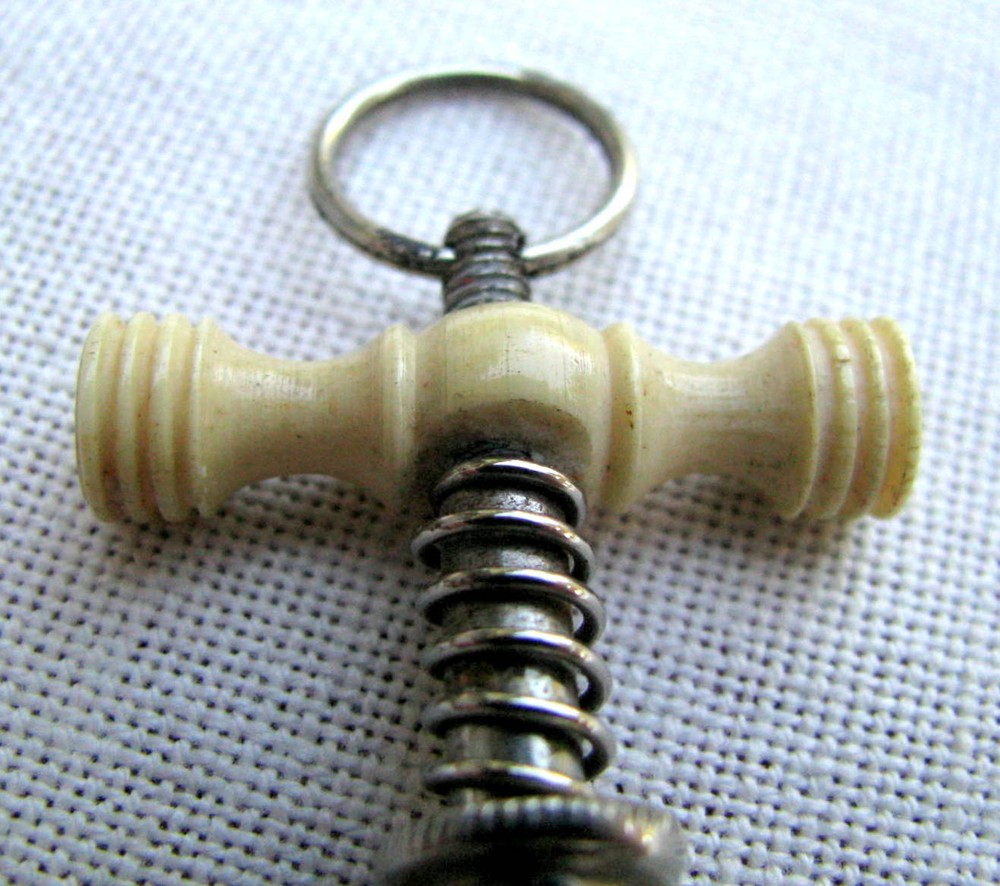 FINE ANTIQUE SMALL 2 ½” INCH LONG MINIATURE CORKSCREW