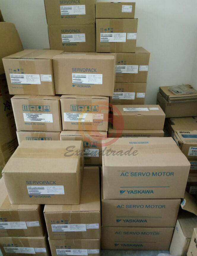 1PCS Yaskawa SERVO MOTOR SGM7A-08AFA6C