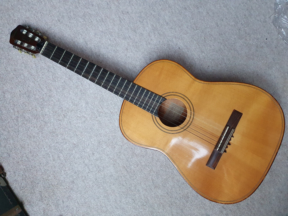 Nice old guitar "Framus 5/22" Beautiful flamed back & side!