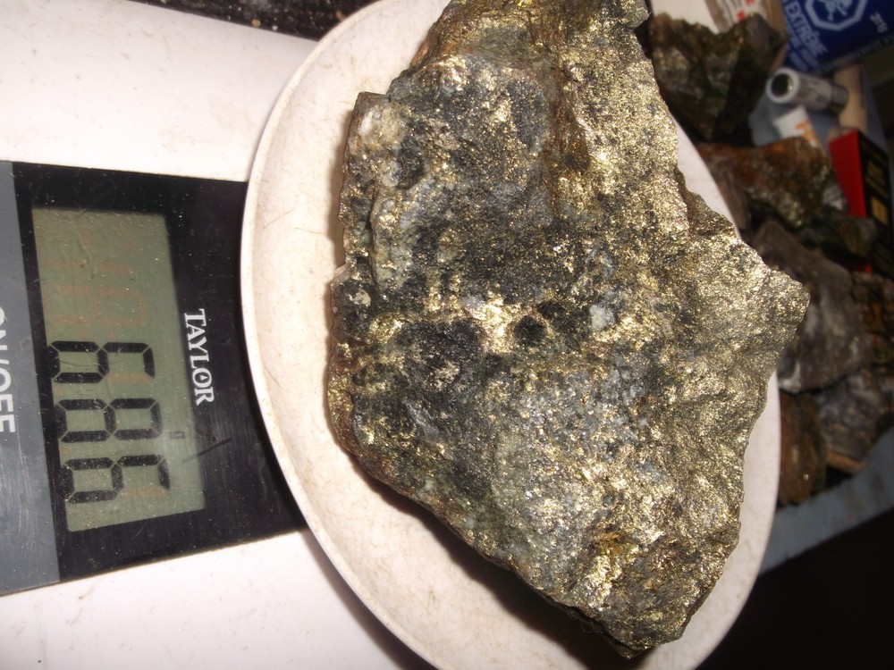 Gold, silver, copper, 686 grams samples ,ore high grade .