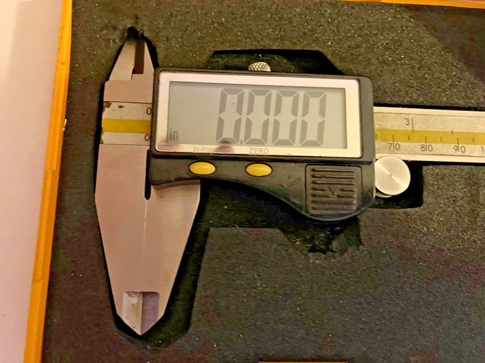 Gently used (8") Digital Asimeto Brand Calipher. See notes below!!