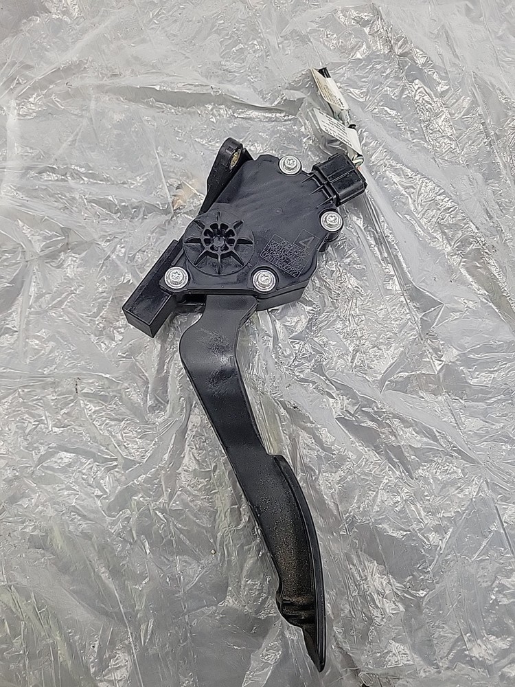 2013 Subaru Outback Acceleration Pedal
