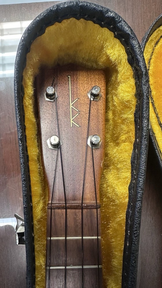 Kamaka Ukulele Gold label 4 string vintage