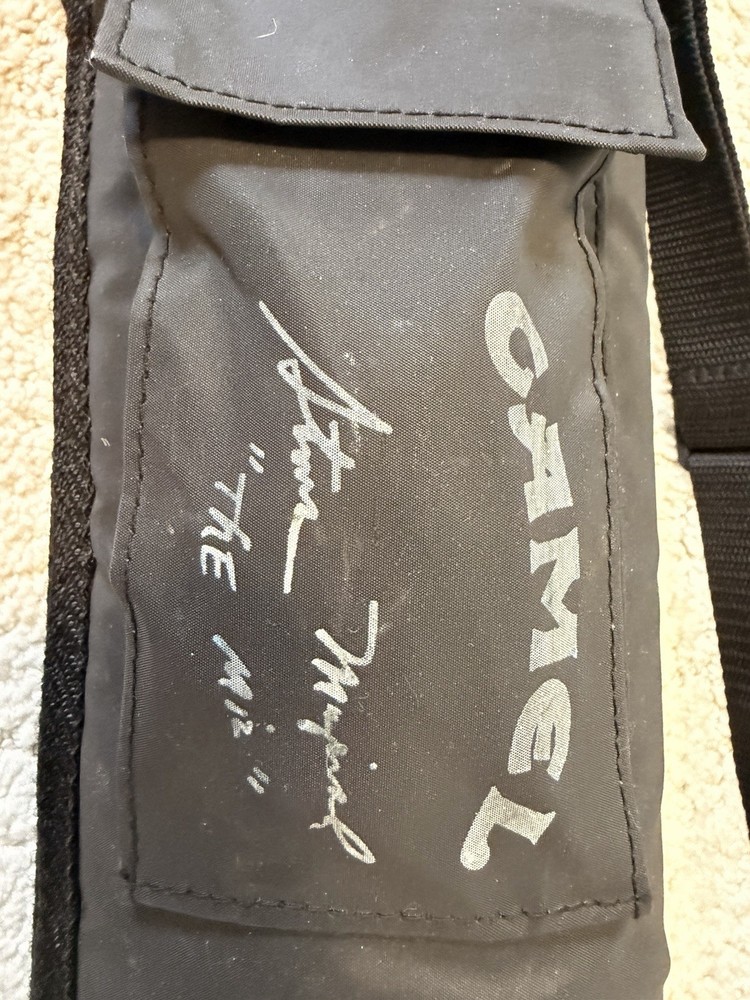 Camel Two-Piece Billiard Cue 19.5 oz Autographed Flame Design with Case