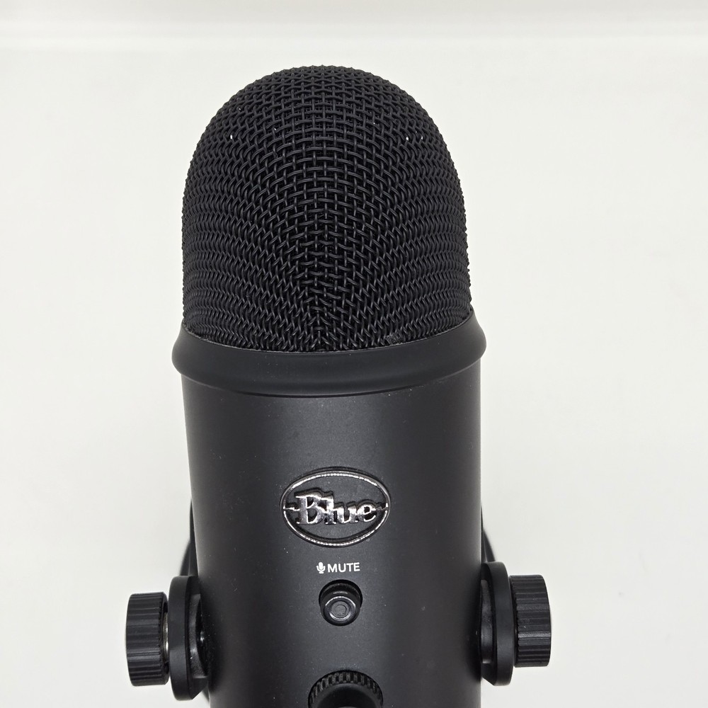 Blue Yeti USB Condenser Microphone Black Multiple Polar Patterns Mute Switch