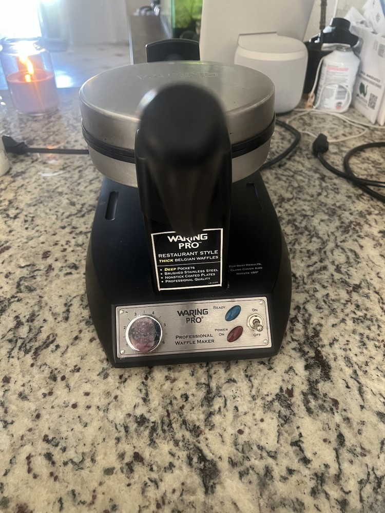 waring pro professional Belgian waffle maker WWM200PC