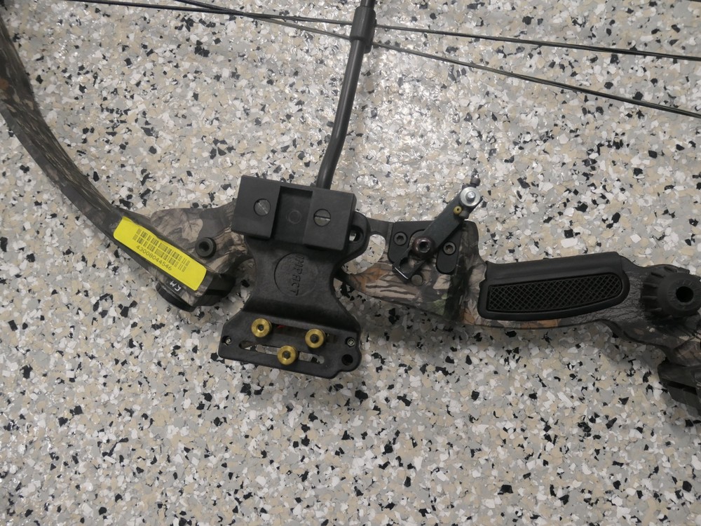 Martin Magnum Tracer Compound Bow With Case