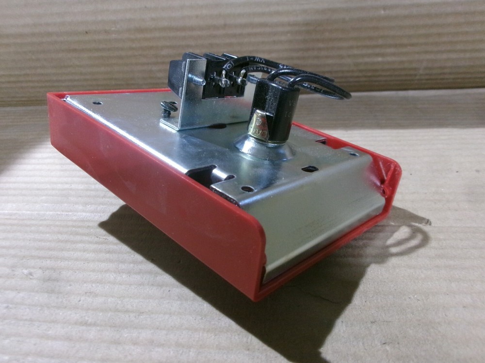 New Simplex 2099-9103 Pull Station 1 N/O