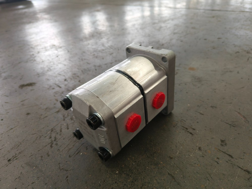 AGT YSRT14 Mini Skid Steer Loader Hydraulic Pump Brand New - Efficient