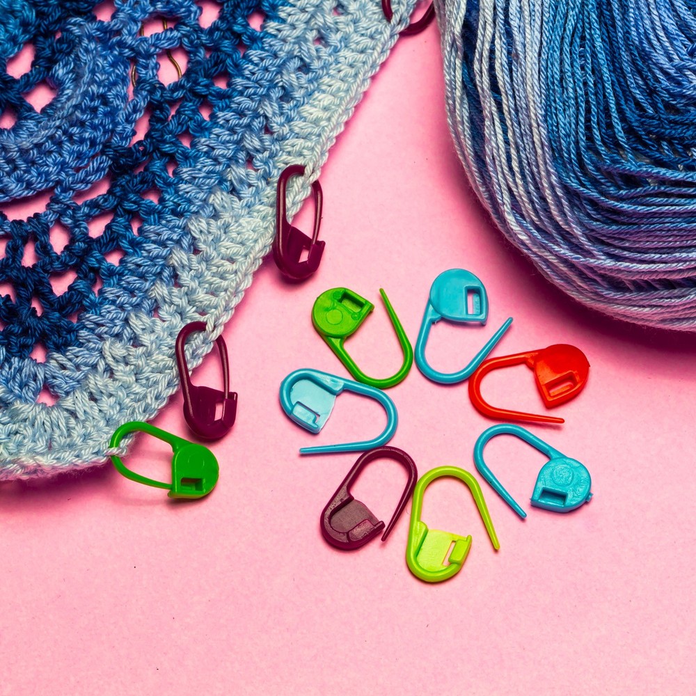 Crochet Stitch Markers, 200Pcs Knitting Markers Needle Pin, Blue