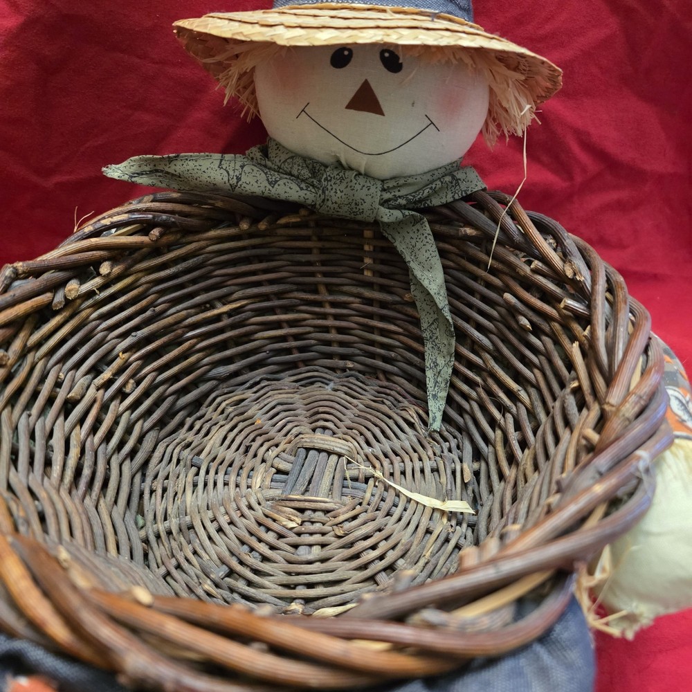 Scarecrow Sitter Basket
