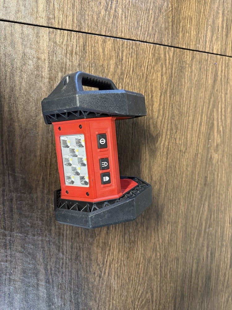 Lámpara Milwaukee M18