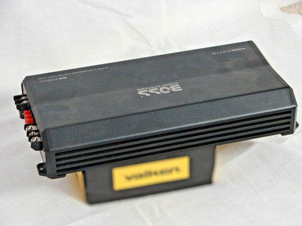 BOSS Audio BE4000D 4000W Monoblock Class D Power Amplifier