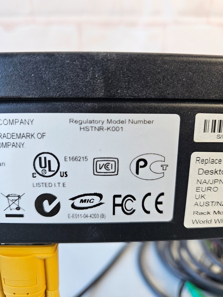 HP HSTNR-K001 1x4 USB/PS2 KVM Switch