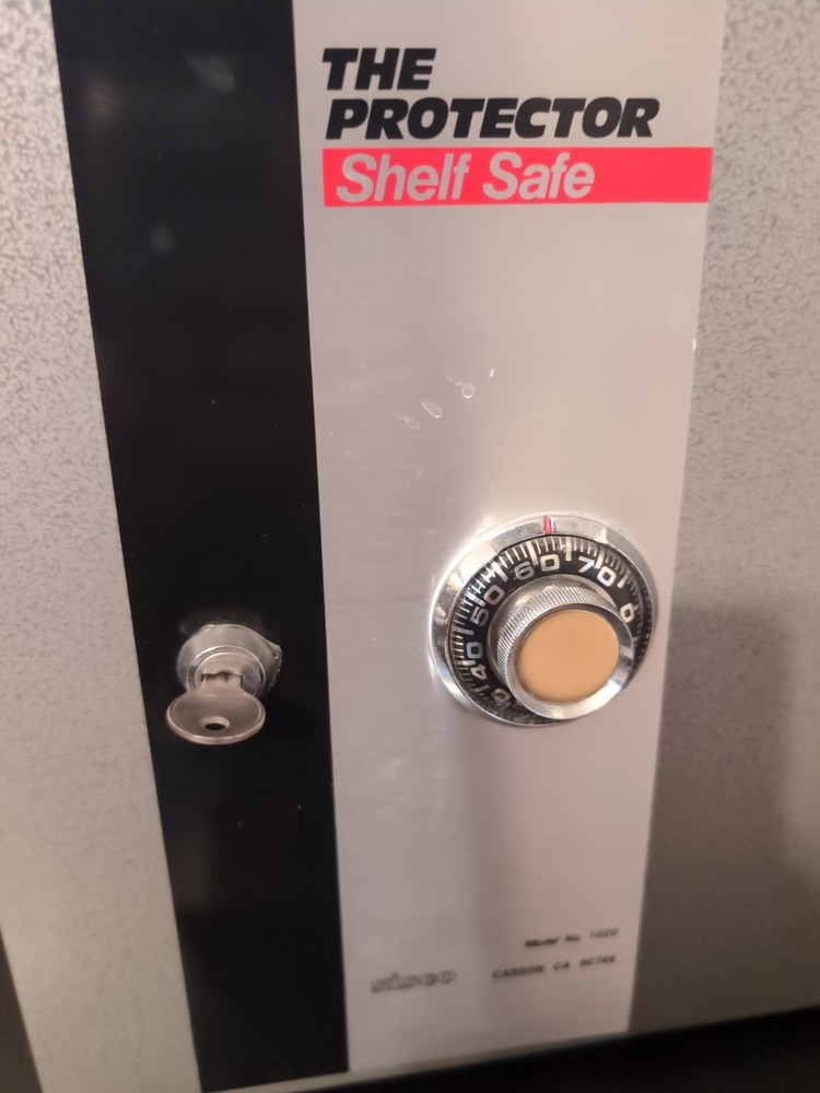 Sisco 1020 The Protector Shelf Safe