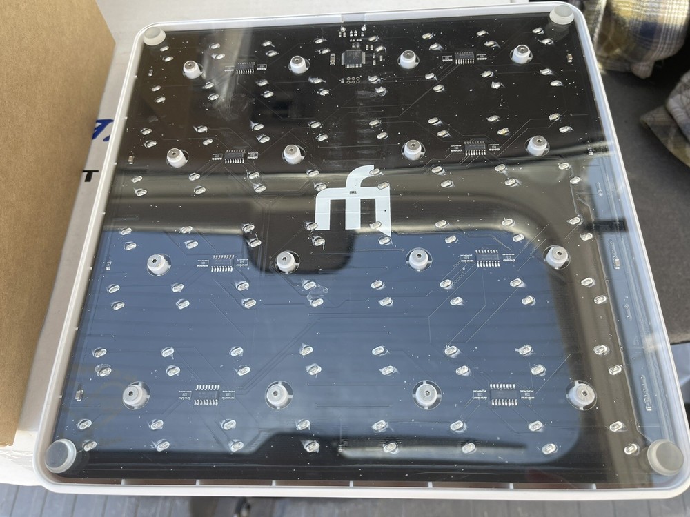 DJ Tech Tools MIDI Fighter 64 MIDI Controller - White