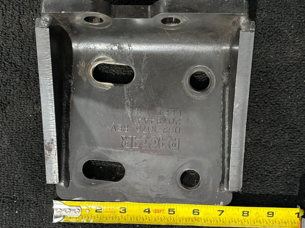 Paccar Rear Engine Mount D62-1075 20784AA Left