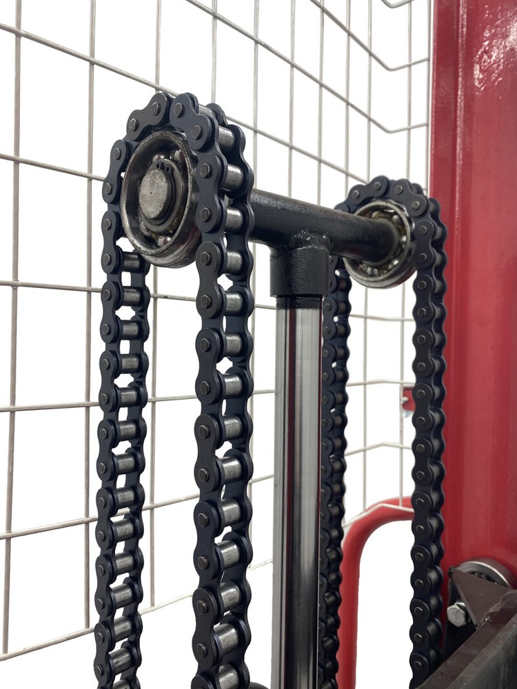 PreAsion® Hydraulic Hand Pump Stacker Pallet Stacker 2000lbs Capacity 63in Lift