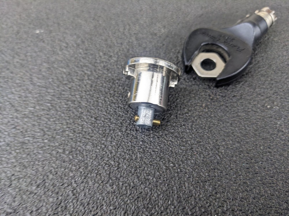 #bm955 Snap On Tools Toolbox Roll Cab Key Replacement Chest Key K686 + Cylinder