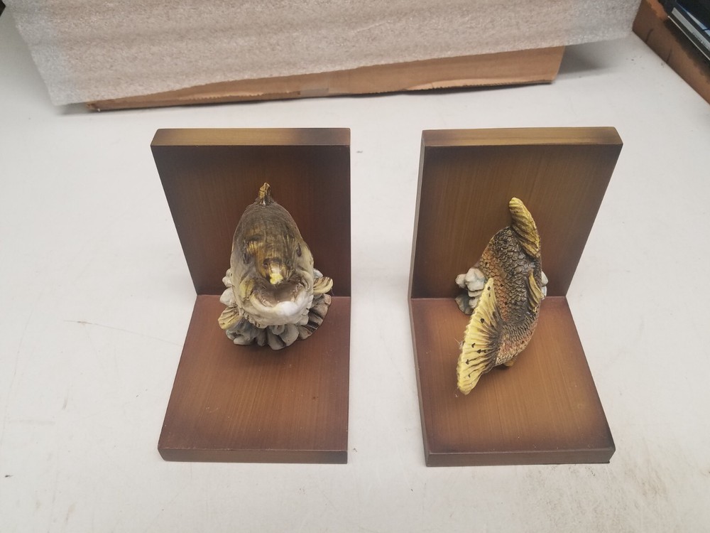 Waalleye Book Ends