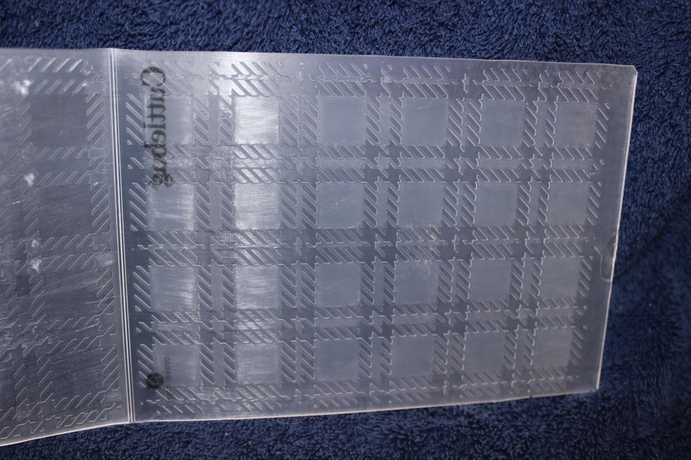 Cuttlebug Provo Craft Embossing Folder - Plaid