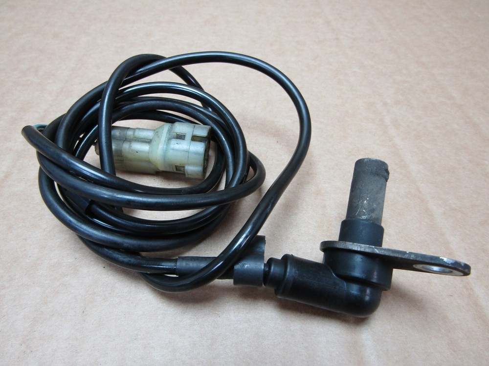 Triumph Tiger 800 2011 front ABS sensor (14638)
