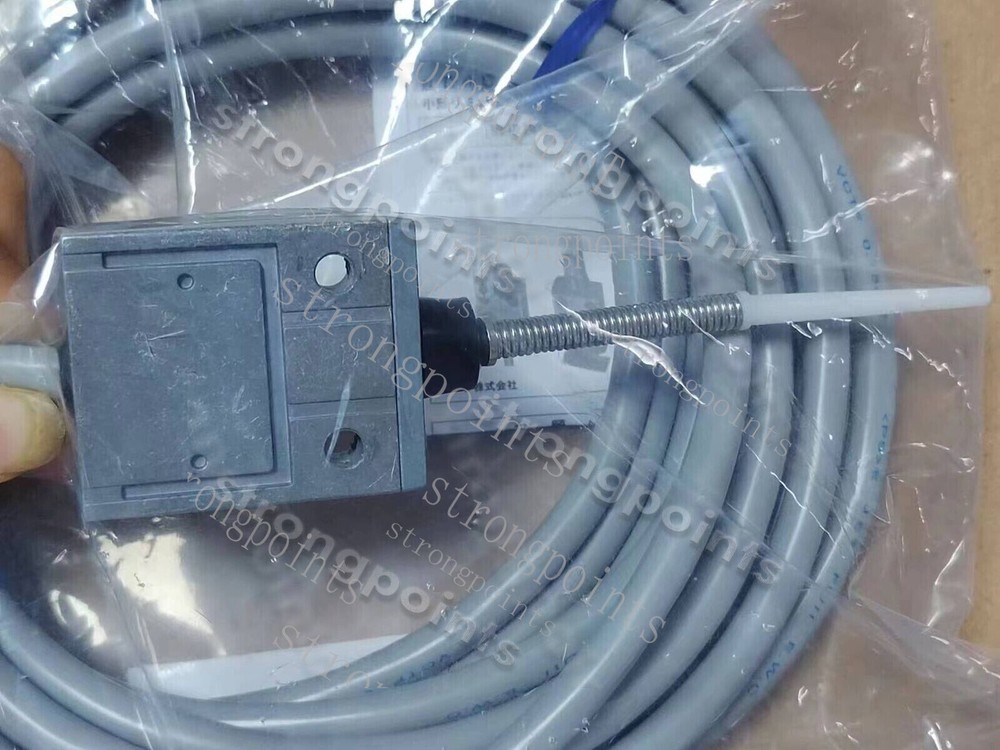 1PCS New For OMRON D4C-1350 Limit switch