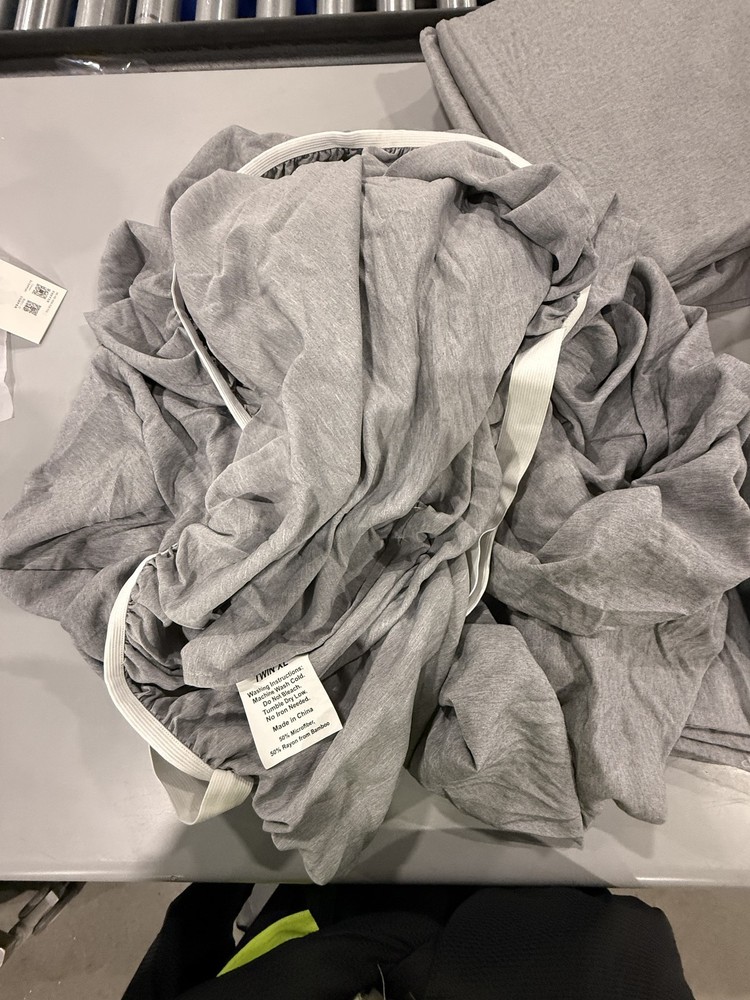 BIBB HOME BAMBOO 2000 THREAD COUNT 4-PIECE CHAMBRAY TWIN XL - SILVER LIGHT GRAY