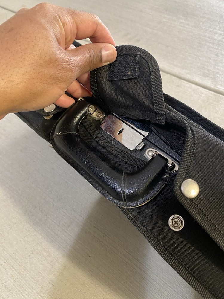 Bobelock Half Moon 3/4 Violin Case, Wine Velvet Interior