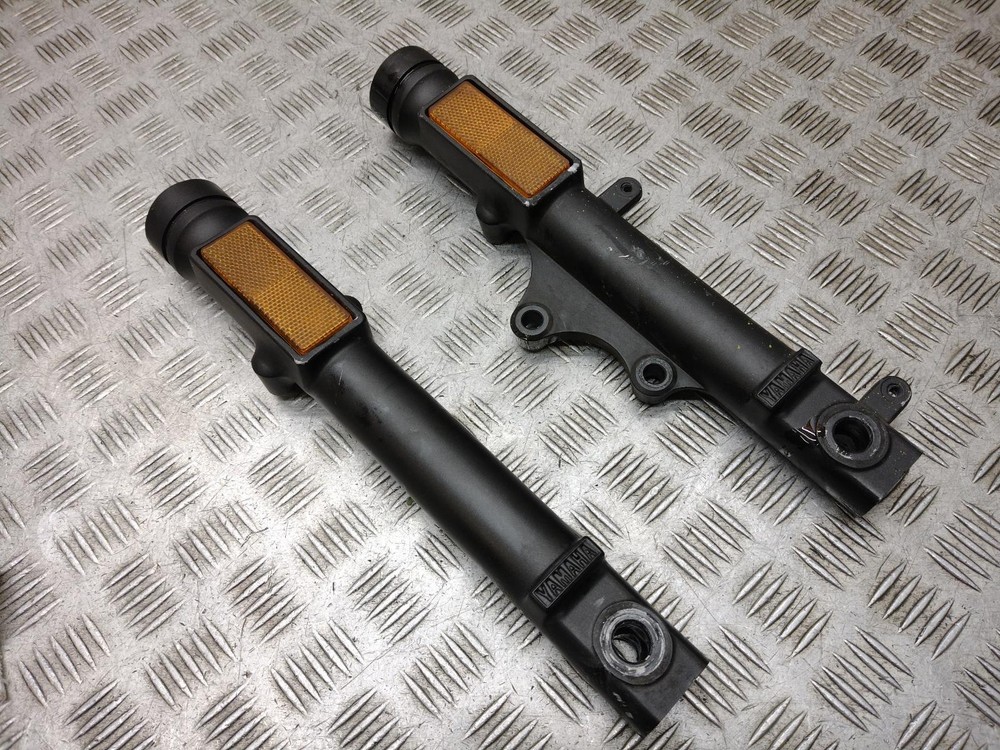 2017 YAMAHA YS 125 x2 Fork Bottoms