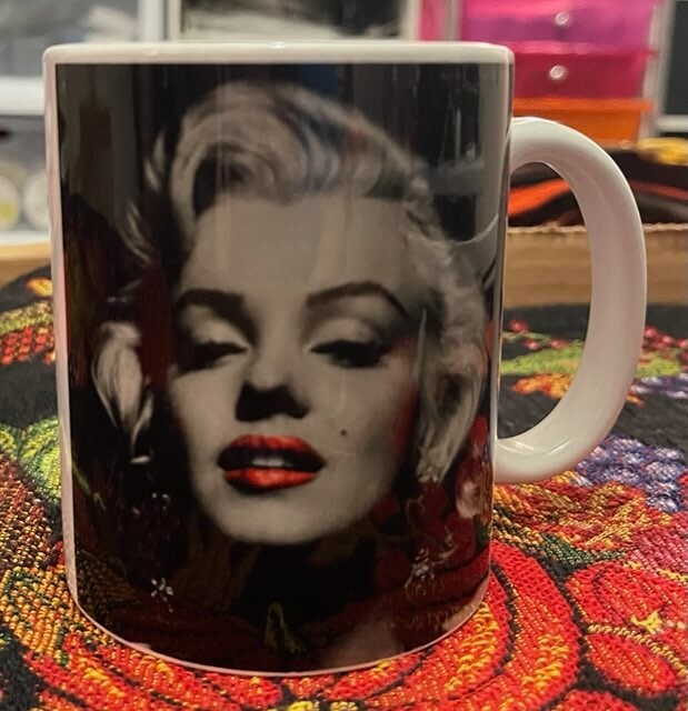 MARILYN MONROE BLACK AND WHITE 12 oz Coffee Mug