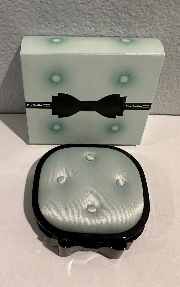 MAC Fabulousness/ 5 Neutral Eyes Palette