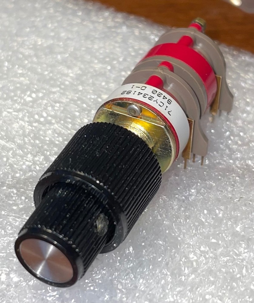 Grayhill CONCENTRIC Rotary Switch - 2 Deck / 1 Pole 12 Pos per deck with Knobs