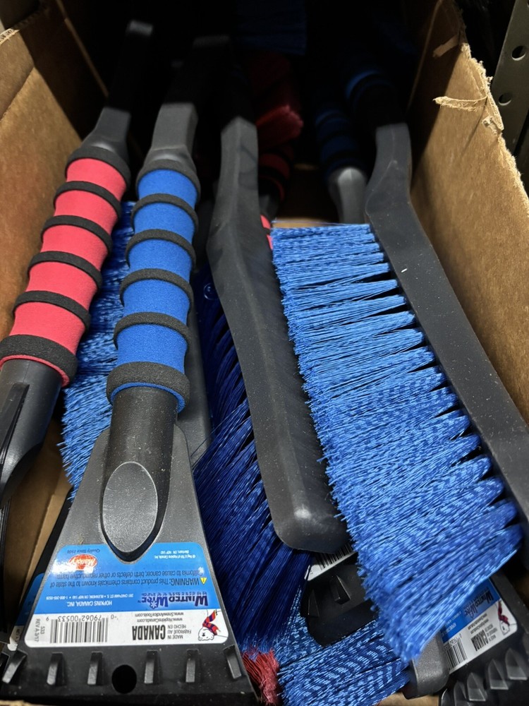 533 SnoWisp Deluxe 26" Snow Brush w Integrated Ice Scraper