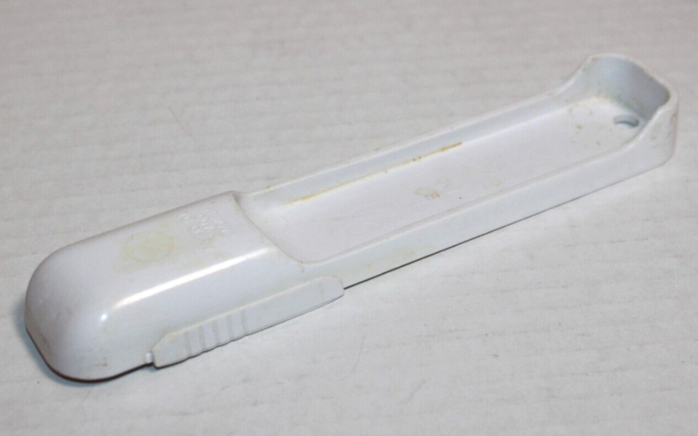 Pfaltzgraff Adjustable Sliding Measuring Spoon