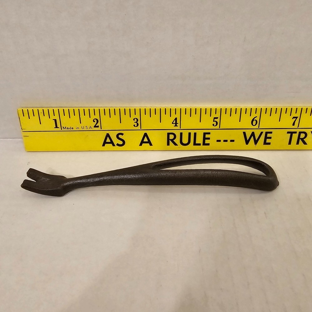 Vintage Cast Iron Upholstery Tack Nail Staple Puller