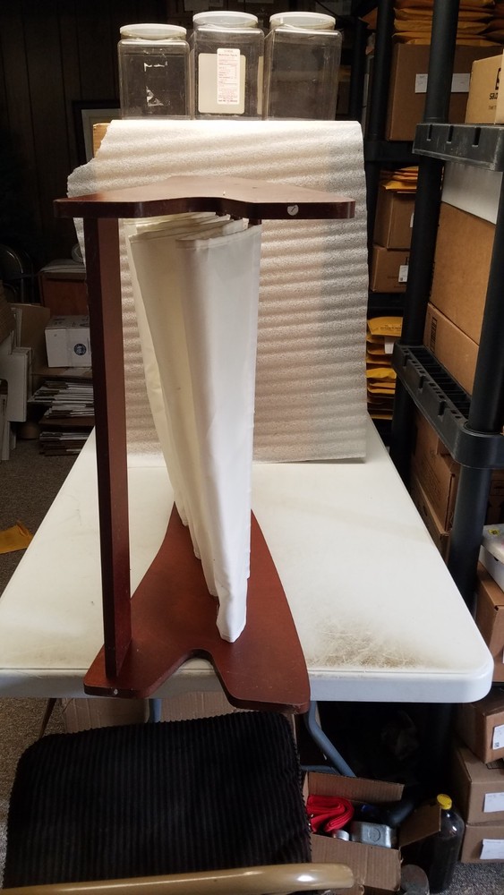 Cloth Magazine/Book Rack (C)