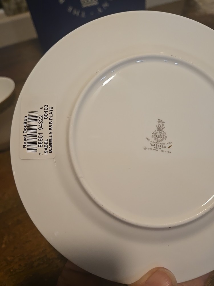 Royal Doulton Isabella 5 Piece Place Setting With Box