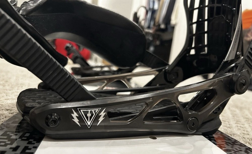 K2 cinch Black Snowboard Bindings Composite Baseplate 4x4 Mount